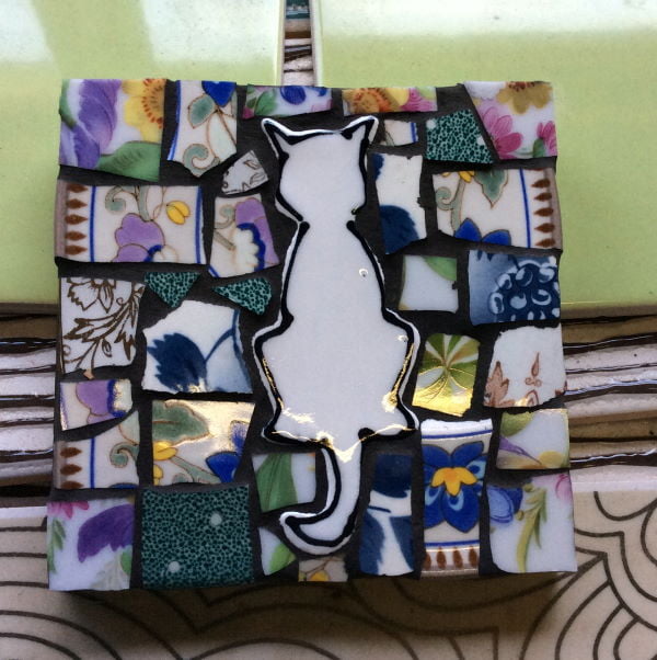MOSAIC INSPIRATION - Annes Coaster - cat - www.mosaicinspiration.com