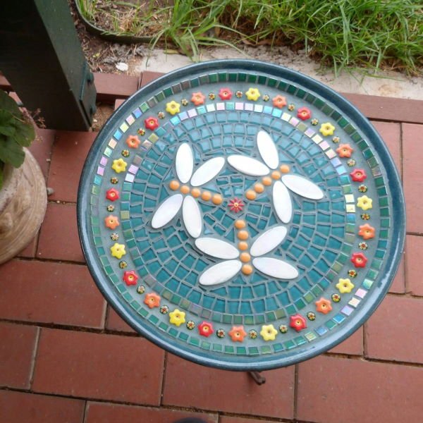 Cheryl's Mosaic Table - 17mm Flowers and 17mm daisy from MOSAIC INSPIRATION 1